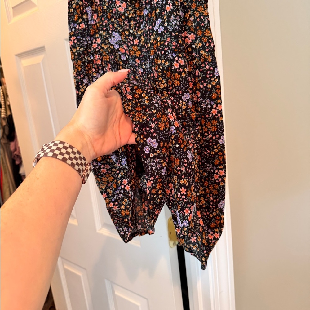 Floral Romper - Picture 2 of 5